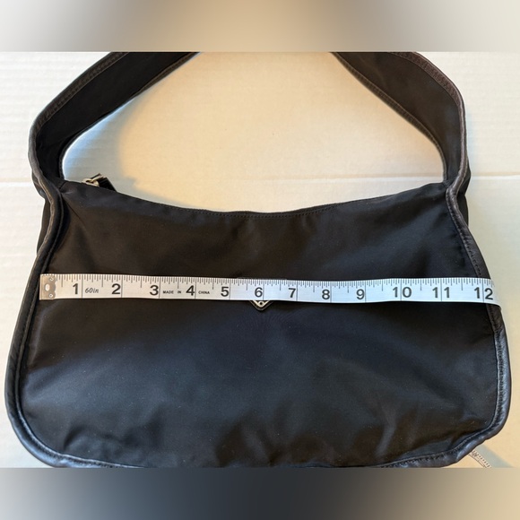 Authentic Vintage Y2K Prada Tessuto EGG Semitracolla  Black Nylon Shoulder Bag - Picture 14 of 15